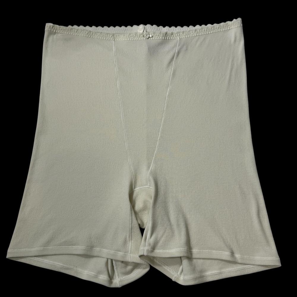 SKIMS Lace Pointelle Boxer Shorts Bone 4X Fits 2X/3X - Picture 2 of 8